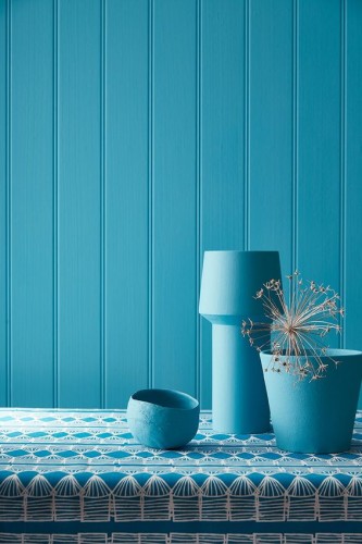 Du turquoise pour personnaliser sa déco murale d’une note de fraîcheur. peinture Old School Blue 259 Little Greene 