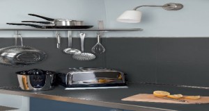 Repeindre une crédence en carrelage est une bonne idée à condition de prendre une peinture adaptée et d’appliquer la technique. Nos conseils pour choisir et bien faire.
