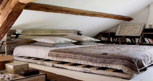 La déco de chambre avec une tête de lit palette c’est tendance et original. Pour l’adopter, découvrez nos DIY déco pour fabriquer une tête de lit en palette pour aménager votre chambre.