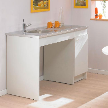 Cette kitchenette pratique pour un studio est proposée avec la plaque de cuisson en option à encastrer sous le meuble évier au système de vidage  gain de place. Prix : 159,00 € Lapeyre