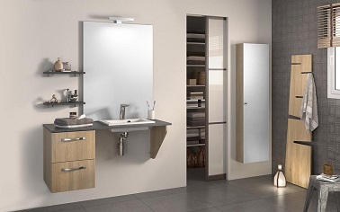 Un plan vasque bois avec tiroirs intégrés, ça évite les meubles encombrants dans une petite salle de bain zen et ça libère l'espace au sol.