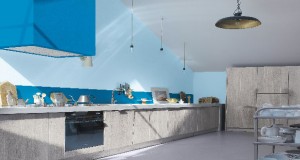 Pour réveiller sa cuisine, mettre de la couleur sur les murs c'est détonnant d'efficacité ! notre sélection de peinture dont les couleurs vont vous faire rougir d"impatience.