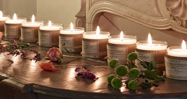 La célèbre marque de bougie parfumée Durance sort une édition limitée de bougies au parfum de frangipane pour soutenir l'association Rêve. 1 € reversé pour chaque bougie vendue.