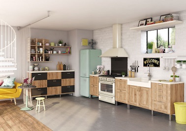 Un électroménager vintage avec des meubles de cuisine moderne Cette cuisine d'aspiration vintage n'en oublie pas d'être moderne. Elle réinvente d'ailleurs des meubles en bois chaleureux jadis rétro en mobilier tendance.