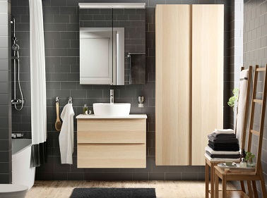 Pratiques et déco, les meubles de rangements sont à changer quand on veut refaire sa salle de bain. Ces rangements salle de bain Ikea donnent une nouvelle allure à la salle de bain.