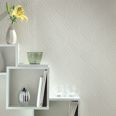 Ce papier peint prêt à peindre en vinyle expansé fait des vagues en déco. De style contemporain, il peut être repeint en couleur pour affirmer une déco trop sage.