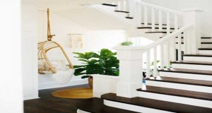 La sélection Déco Cool de peinture antidérapante pour escalier et carrelage sol résistantes sur support bois, carrelage, béton, pierre qui évite le risque de glisse même sur sol mouillé