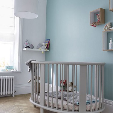 Peinture chambre bébé : 7 conseils pour bien la choisir Peinture chambres enfants mur bleu meuble bleu