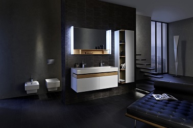 Des meubles de salle de bain tendances en bois, blanc et noir.