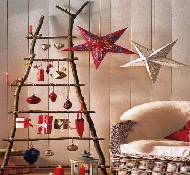 Contemporain, ce sapin de Noël échelle en bois n'a pas un look commun. Son design original réinvente complètement le sapin de Noël traditionnel.