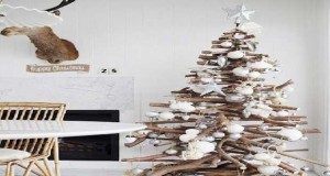 Dans l'air du temps, le sapin de Noël en planches de bois, en palette ou bois flotté est original et tendance. Déco Cool fait le père Noël et vous donne 10 DIY déco de sapin