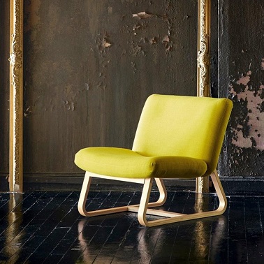 Un jaune flash sur un fauteuil old school Le fauteuil La Redoute tendance de cette année ose la couleur. Flashy, il n'hésite pas à se jouer du jaune et de sa gaieté pour sublimer sa forme. Un style charmant !