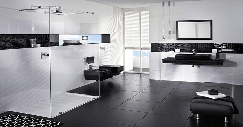 Du noir et du blanc dans une salle de bain design c'est une déco chic surtout avec des WC noir et une douche italienne ouverte.