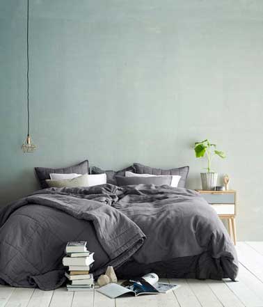 Une couleur pastel dans une chambre assure d'une ambiance douce et cosy qui apporte une note de féminité propice à la détente. Compléter de couleurs plus soutenue est important pour conserver une ambiance de chambre neutre 