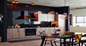 La cuisine américaine implantée en L ou U avec îlot central séduit tant elle est moderne et conviviale. La cuisine ouverte dite américaine est aussi un aménagement qui aère l'espace.