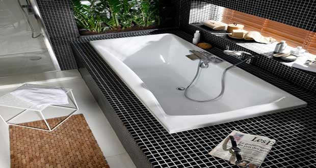Pour optimiser l’aménagement et la déco d’une petite salle de bain, Déco Cool a sélectionné 25 modèles de petites baignoires et baignoires sabot gain de place