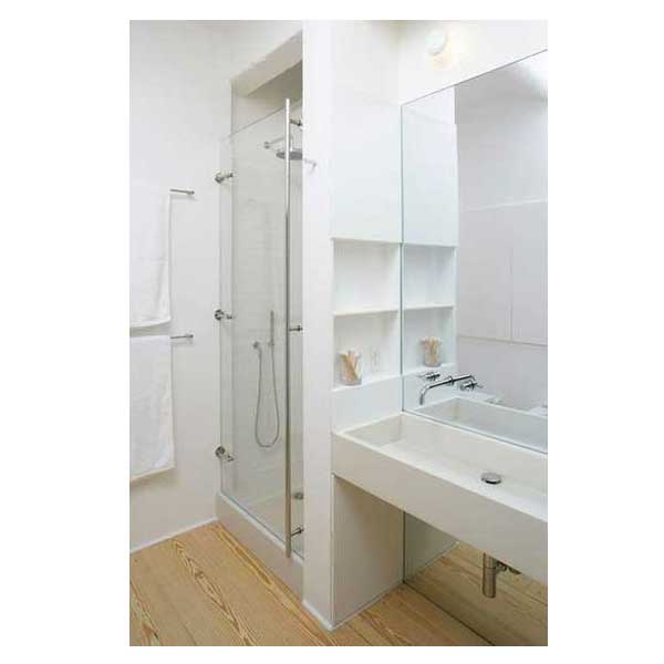 petite salle de bain aménagée en blanc petite salle de bain aménagée en blanc