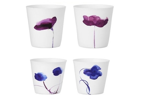 Un cadeau lumineux pour Noël, des photophores à motifs floraux.