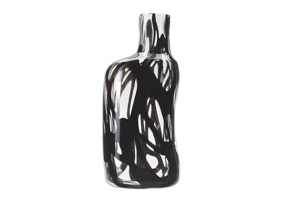Un vase design transparent avec décor noir pour offrir en cadeau à Noël.