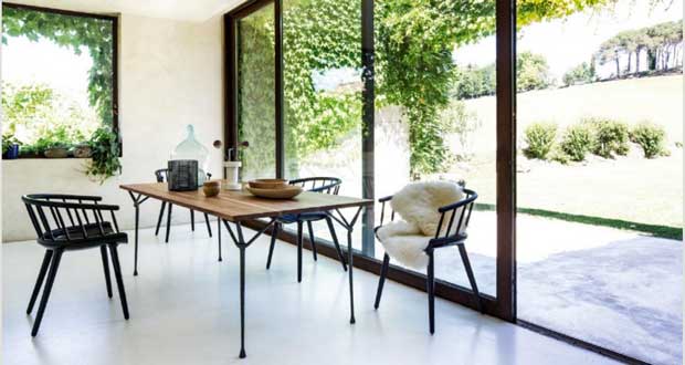 Une chaise design ne passe pas inaperçue dans la déco de notre intérieur ! colorées, moderne, en bois ou métal, Les chaises se plient à nos envies de déco design dans le salon, la chambre, la cuisine...