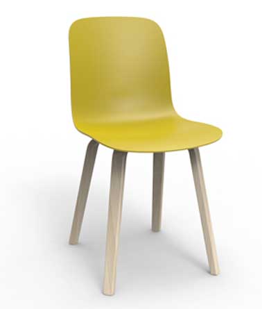 Courbe douce et jambes larges en bois dessinent une chaise au look design ultra confortable. Naoto Fukasawa pour la Collection Substance chez Magis. 
