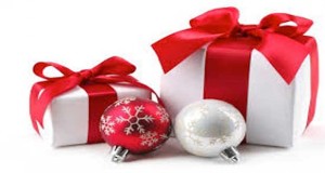 Un cadeau déco à Noël, une bonne idée. Offrir coussins, lampes, cadres lumineux ça fait toujours mouche à Noël. Déco Cool a fait sa liste de cadeaux chez Mondesign