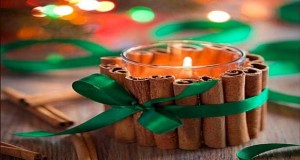 Les fêtes de Noël arrivent à grands pas. On pense à la déco de la table et du sapin de Noël avec des idées de guirlandes, bougies, boules de Noël à faire avec des objets originaux