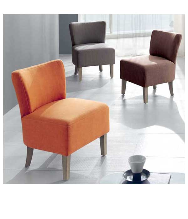 Design et couleurs tendances assortis sur ces petits fauteuils à pieds. A choisir en plusieurs nuances pour égayer un salon à la déco trop conventionnelle.
