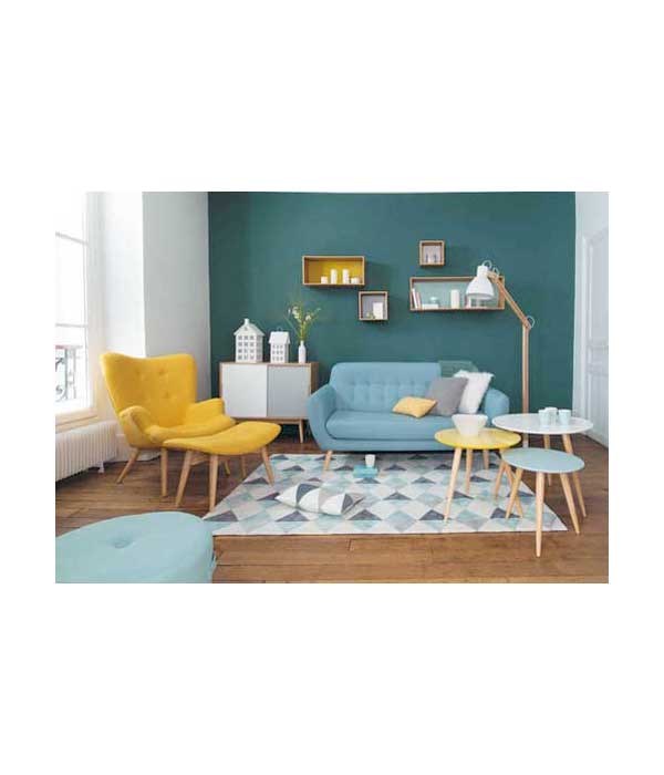 Un petit fauteuil rétro couleur jaune pop parfait pour animer votre intérieur. Déco et confortable avec dossier haut et accoudoirs vintage. Maison du Monde