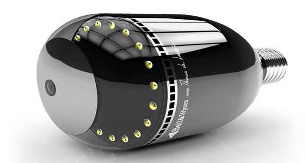 Vive la domotIque ! La maison s'éclaire et se surveille avec la ConnectLed BWPix de Bell & Wilson. Une ampoule connectée avec micro et caméra intégrés pour une maison sécurisée et bien éclairée