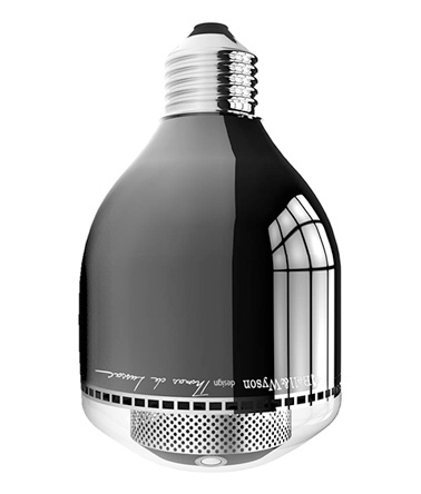 Sécurisez votre intérieur avec l’ampoule connectée ConnectLed BWPix de Bell & Wilson. Un objet à la pointe de la technologie pour une maison design. 