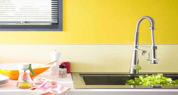 La couleur jaune revient en force dans la peinture chambre et la peinture cuisine. Déco, cette couleur dynamise une pièce appliquée sur le mur, pour peindre un plafond ou un meuble