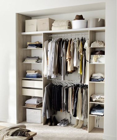 Dressing pas cher pour un rangement déco dans la chambre Penderie avec rideau ikea