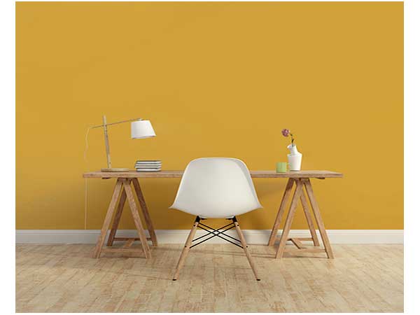 Une couleur 1825 moutarde pour faire la déco du coin bureau style scandinave. Une peinture moderne et graphique parfaite pour donner de la chaleur à la pièce