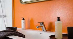 La peinture pailletée le plus déco qui change les murs. Un ajout de paillettes dans sa peinture salon, à la couleur de cuisine, pour relooker un meuble avec une peinture lumineuse