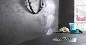 Relooker sa salle de bain avec du béton minéral et l'effet déco est immédiat ! Un béton ciré sous forme d'enduit parfait dans une douche italienne, sur les murs et le sol en carrelage ou brut