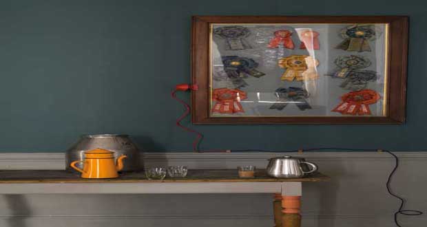 Pour ses 70 ans Farrow & Ball sort 9 nouvelles couleurs peinture. Beige, lin, gris, chocolat... Des couleurs chics à choisir en version couleur pastel ou vive pour sublimer sa déco intérieur.