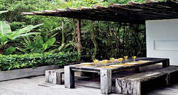 Aménagez votre terrasse et profitez du plein air ! Sous une pergola, des canisses, terrasse en bois ou aménagement terrasse avec petit jardin zen, les idées d'aménagement extérieur fusent