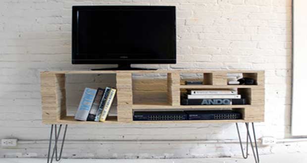 Fabriquer un meuble TV pour la déco de son salon c'est sympa et pas cher ! Déco Cool a craqué pour ce DIY déco facile à réaliser soi-même pour un meuble TV original