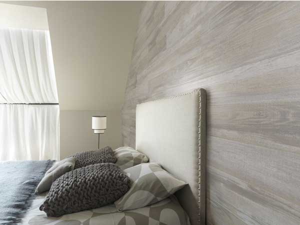 Lambris pvc le revêtement mural et plafond déco Salle de bain bois blanche et pierre