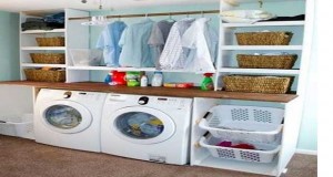 Pourquoi se priver d’une buanderie, même en appartement ? Aménager un meuble buanderie et des rangements adaptés est à la portée de tous et n’est pas forcément très cher. Simplifiez-vous la vie avec nos idées pratiques pour une buanderie au top