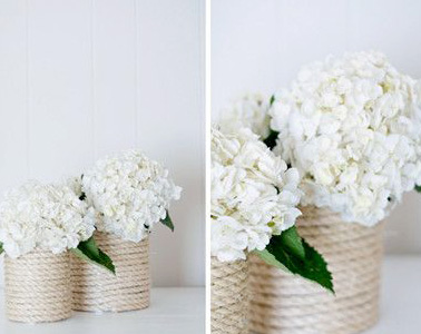 Les fleurs s’invitent dans la maison avec ce DIY et son vase personnalisé réalisé avec trois fois rien. Une déco unique et élégante pour l’arrivée du printemps 
