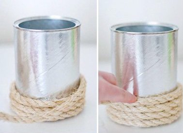 Enroulez une jolie corde autour d’une boite de récup afin d’obtenir un magnifique vase pour votre déco ! Un DIY astucieux, pas cher et facile à réaliser 