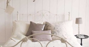 Le choix d’une peinture chambre est important pour créer une atmosphère reposante. Avec les marques de peinture, entre couleur et effet, la chambre devient un havre de paix