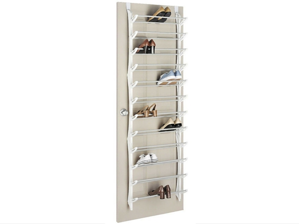 Trop pratique, ce rangement pour chaussures ! On l’attache à une porte d’épaisseur standard, et il n’est pas nécessaire de percer. Chaussures à talons, baskets, tongs : tout rentre dessus !