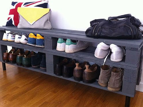 On a toujours besoin d'un rangement chaussures en plus chez-soi. Déco Cool a trouvé des petites merveilles idées pratiques et pas cher de meubles et range chaussures à faire soi-même ou a acheter pour quelques euros.