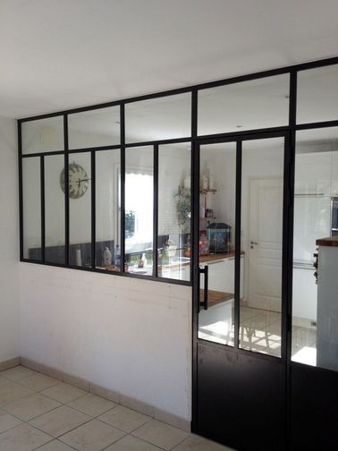 La verrière intérieure se fait déco dans la cuisine Salle décor Verriere manger à