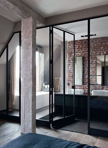 Une verrière intérieure comme séparateur de chambre 