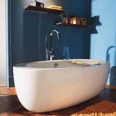 Baignoire îlot acrylique blanc Castorama Baignoire îlot acrylique blanc forme ovale 175 x 85 cm Eden, capacité 188 litres. système de vidage en central permettant une utilisation partagée par deux personnes 999,00 € Castorama