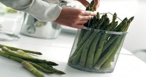 Une idée futée pour une cuisson parfaite de ses asperges sans les casser, le cuiseur d'asperges ! Simple d'utilisation et efficace, cet accessoire sera votre meilleur allié dans la cuisne